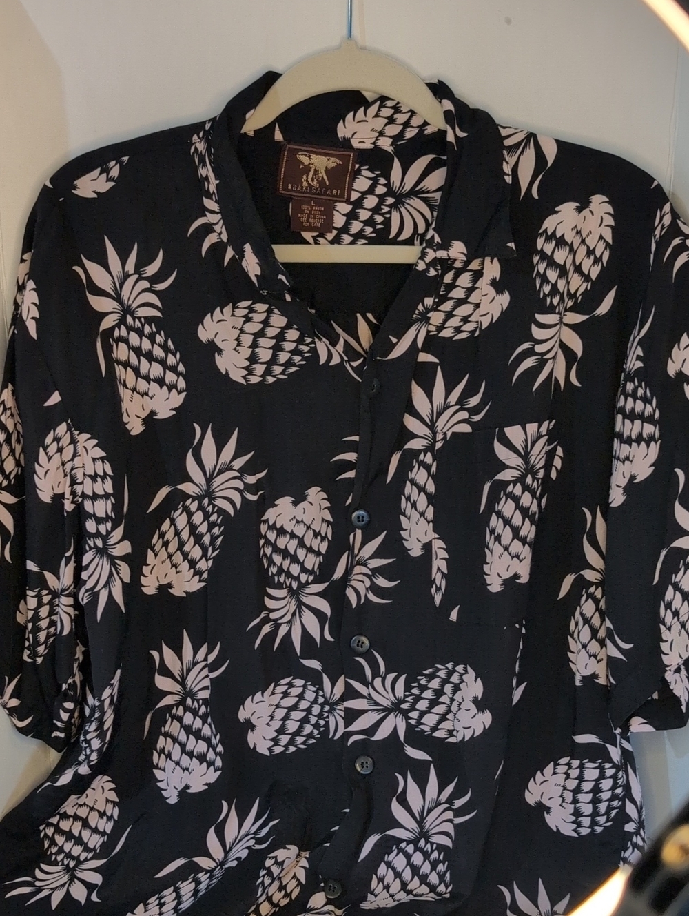 Vintage Khaki Safari Pineapple Button-Up Shirt in Black & Light Pink- Sz L